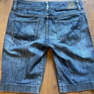 !It jean shorts, size 27